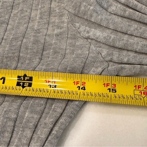 Free People Women’s Open Back Tie Gray Sweater Ribbed Knit Size M - Picture 3 of 9